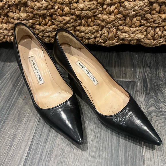 Manolo Blahnik Classic Black Heels - Picture 1 of 6